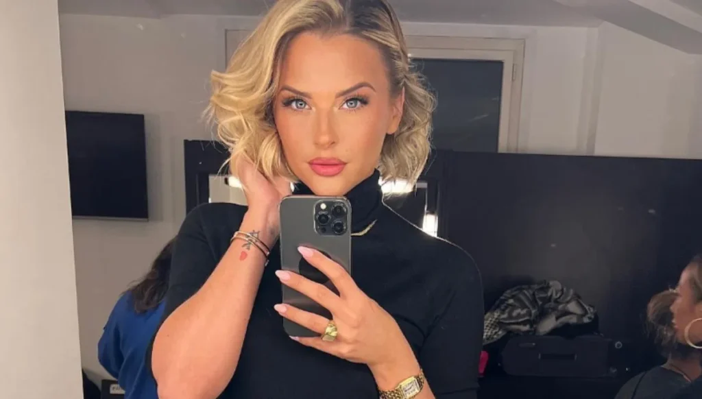 Kelly Vedovelli Taille